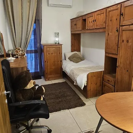 Quiet Comfortable Ac Single Bed Guest house *